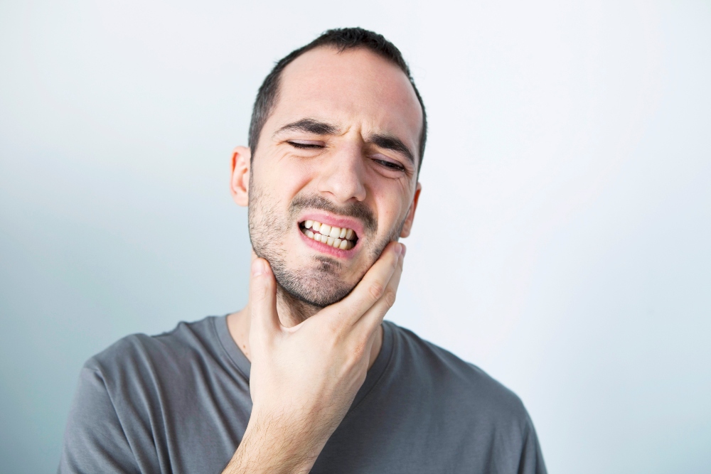 What Will an Emergency Dentist Do For a Broken Tooth?